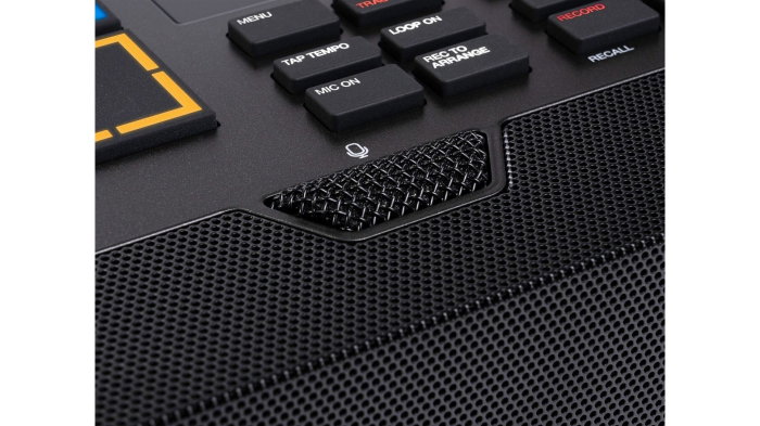 AKAI Professional MPC Live III [10]