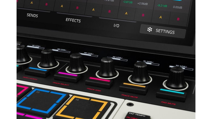 AKAI Professional MPC XL [5]