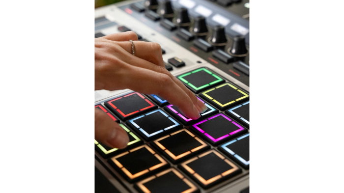AKAI Professional MPC XL [9]