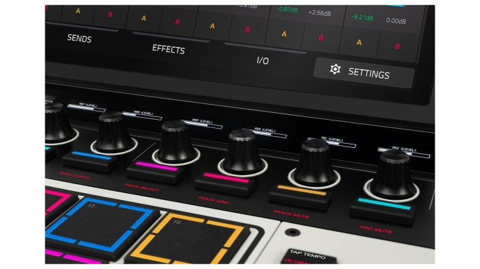 AKAI Professional MPC XL [14]