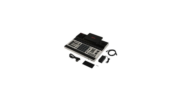 AKAI Professional MPC XL Case Bundle [8]