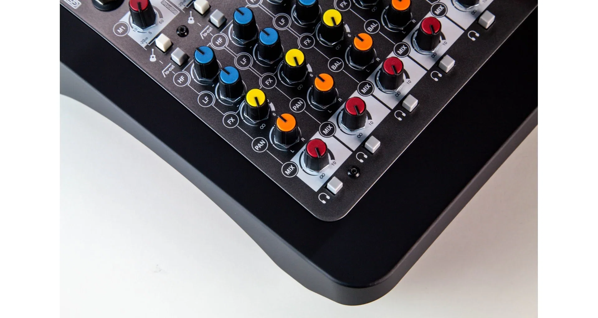Allen & Heath ZED-6FX [7]
