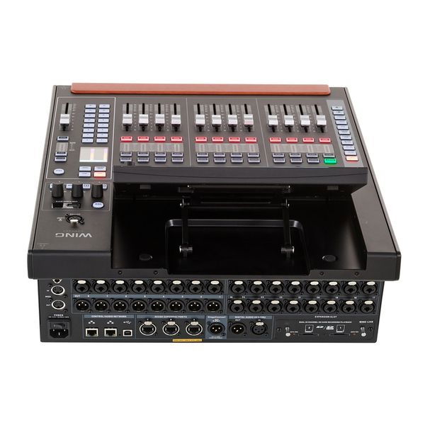 Behringer WING Compact [4]