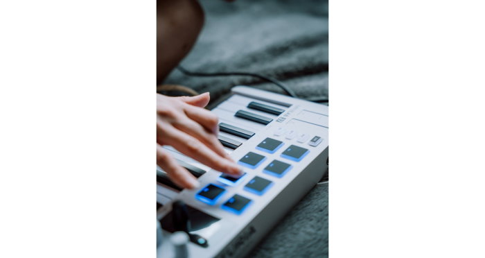 Claviatura MIDI Arturia MiniLab 37 Alba [9]