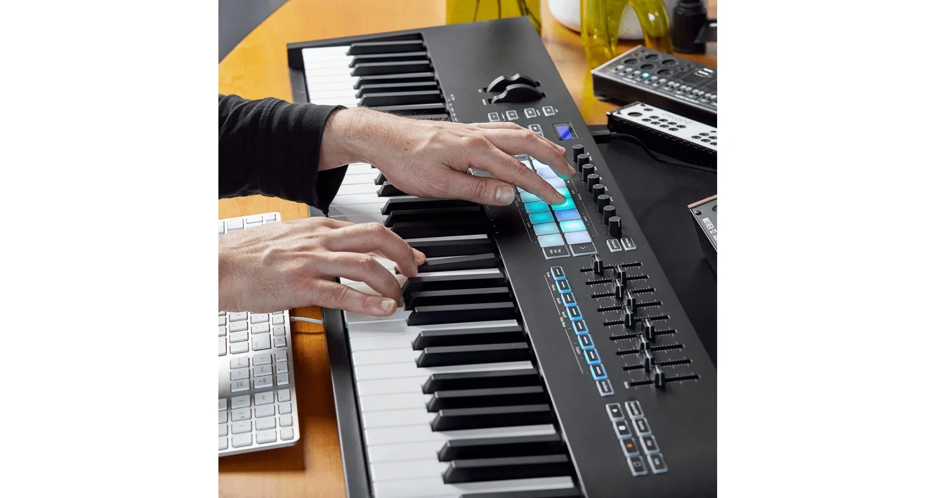 Claviatura Novation Launchkey 88 MK3 [12]