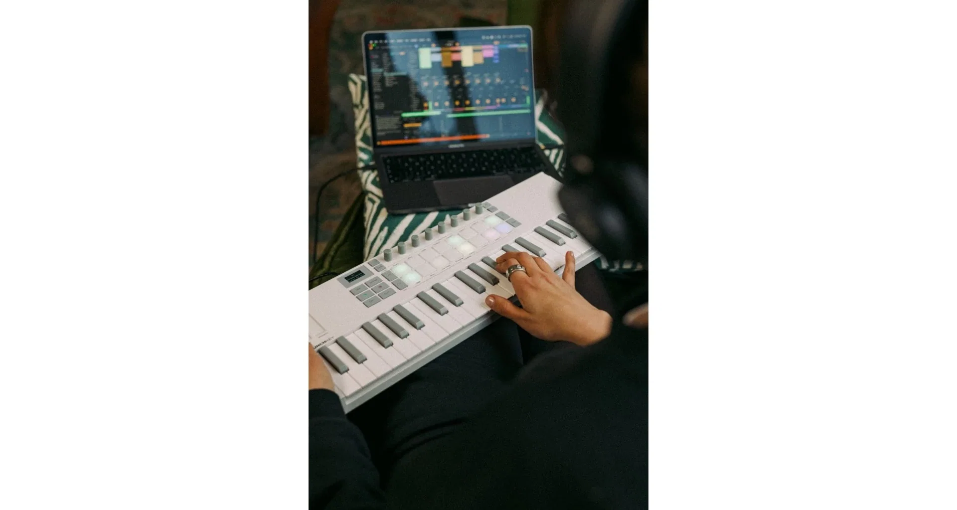 Claviatura Novation Launchkey Mini 37 MK4 White [12]