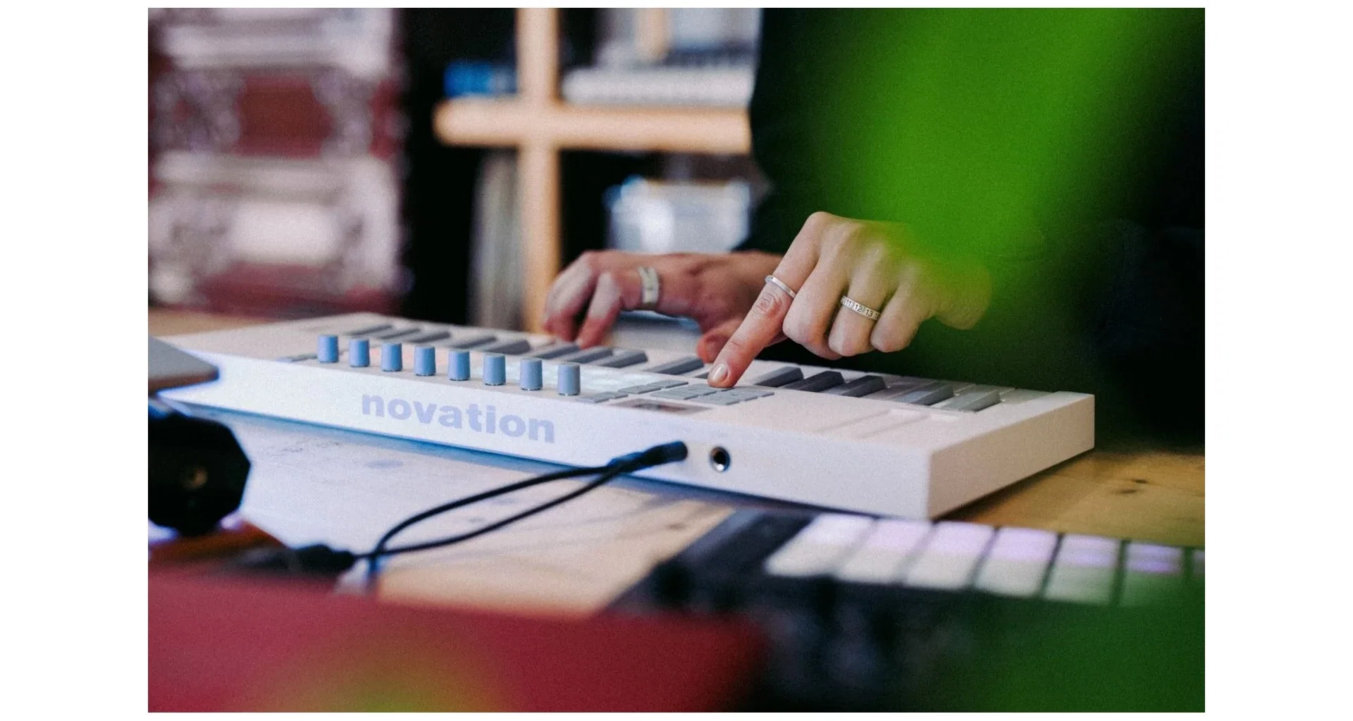 Claviatura Novation Launchkey Mini 37 MK4 White [11]