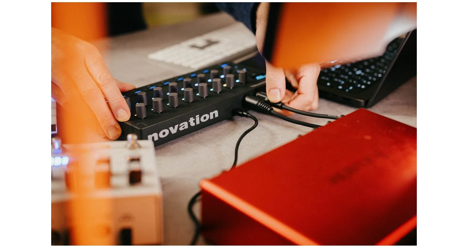 Controller Novation Launch Control 3 [16]