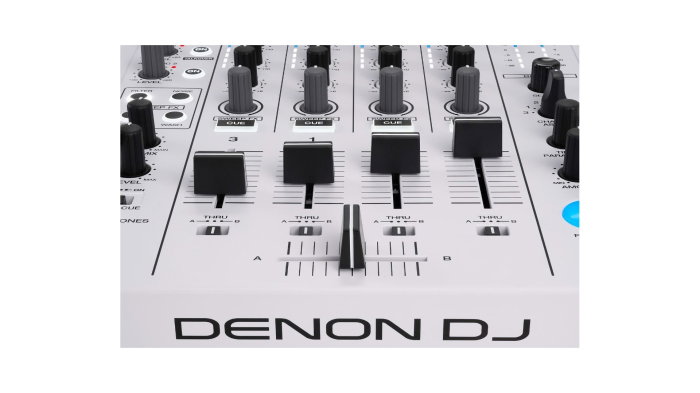 Denon DJ SC Live 4 WH [9]