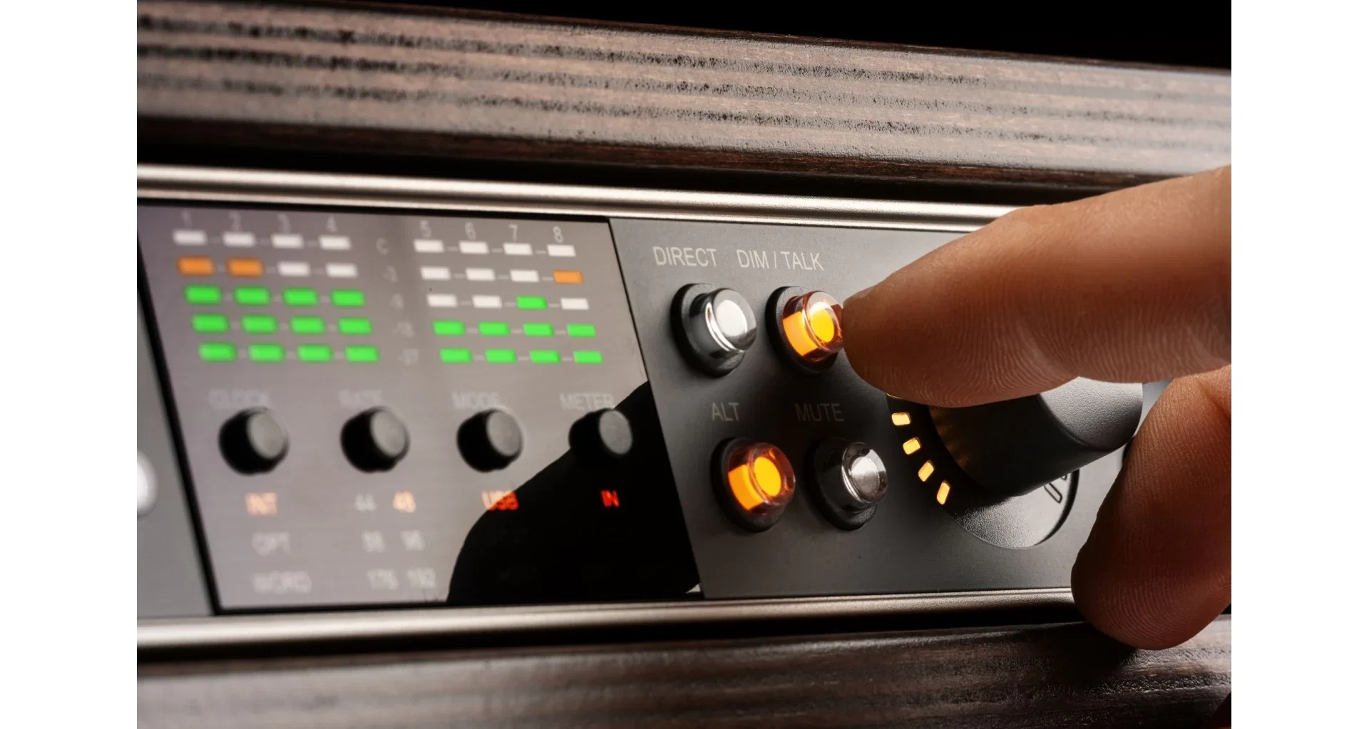 Interfata Universal Audio Volt 876 [4]