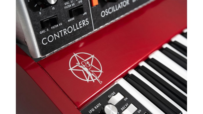 Moog Geddy Lee Minimoog Model D [6]