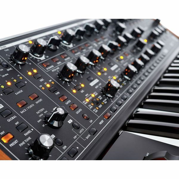 Moog Subsequent 37 [13]
