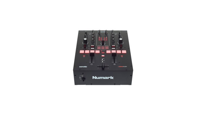 Numark Scratch LP140 Silver Bundle [2]