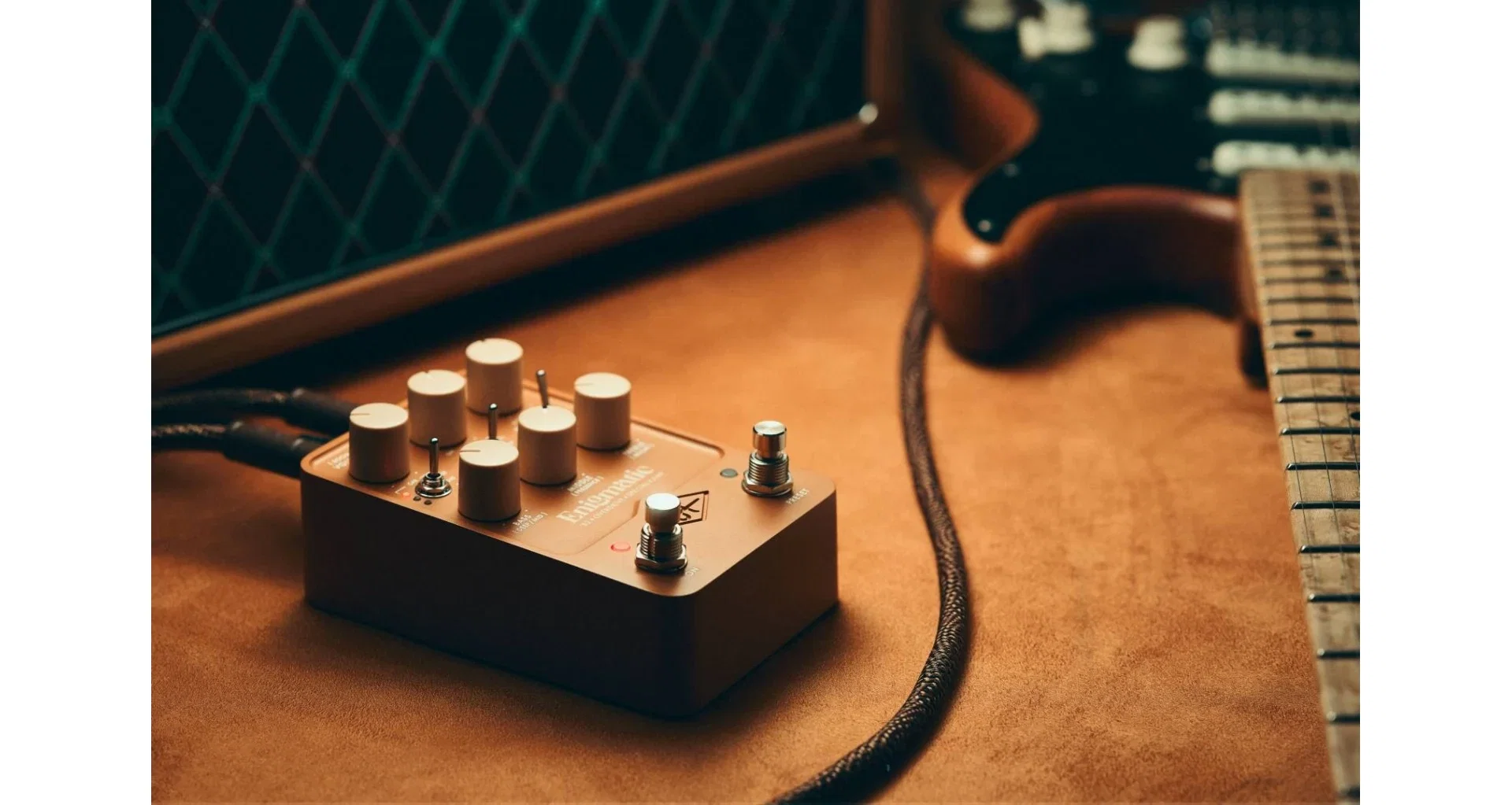 Pedala Universal Audio UAFX Enigmatic 82 Overdrive Special Amp [12]