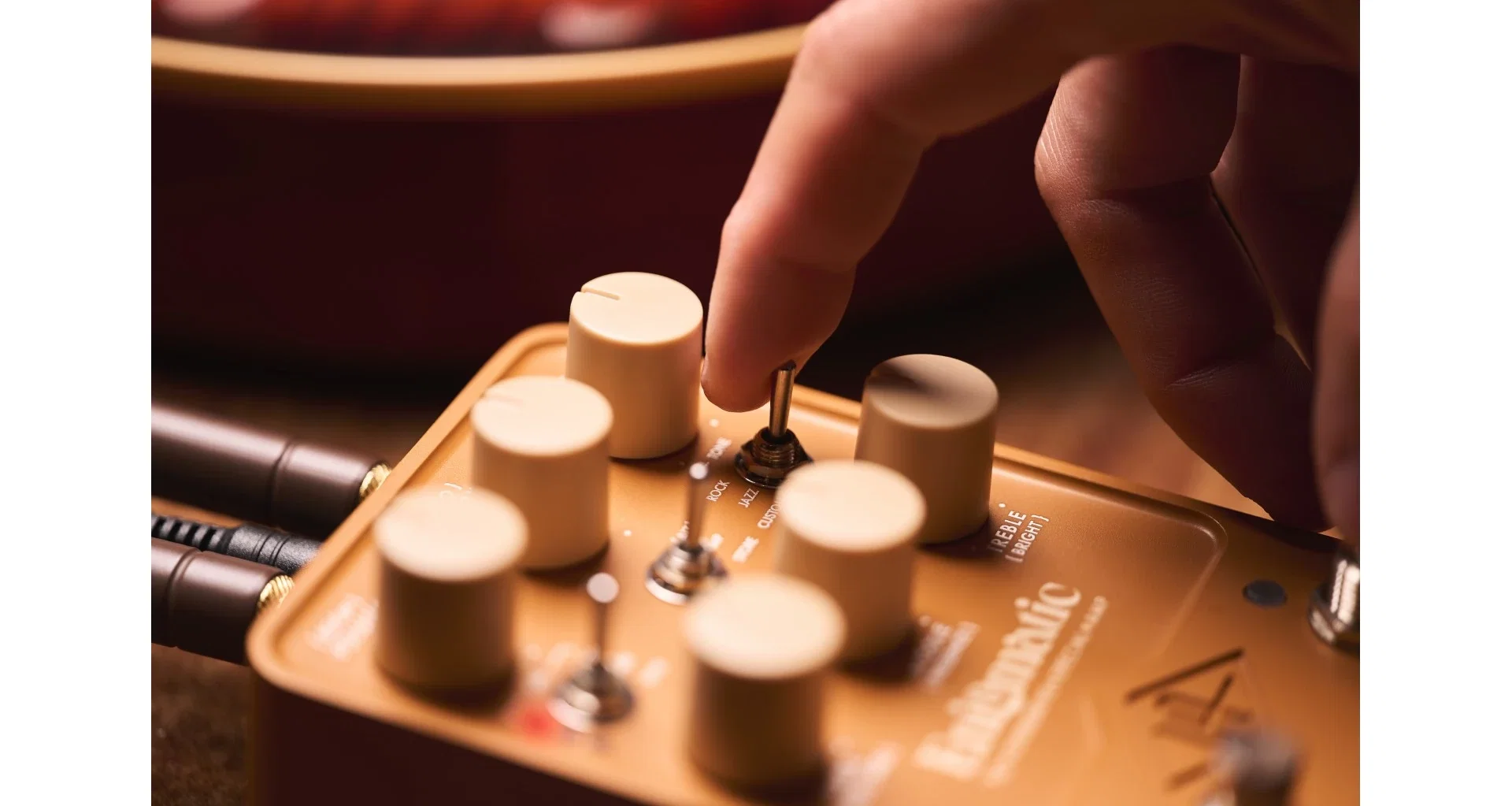 Pedala Universal Audio UAFX Enigmatic 82 Overdrive Special Amp [7]
