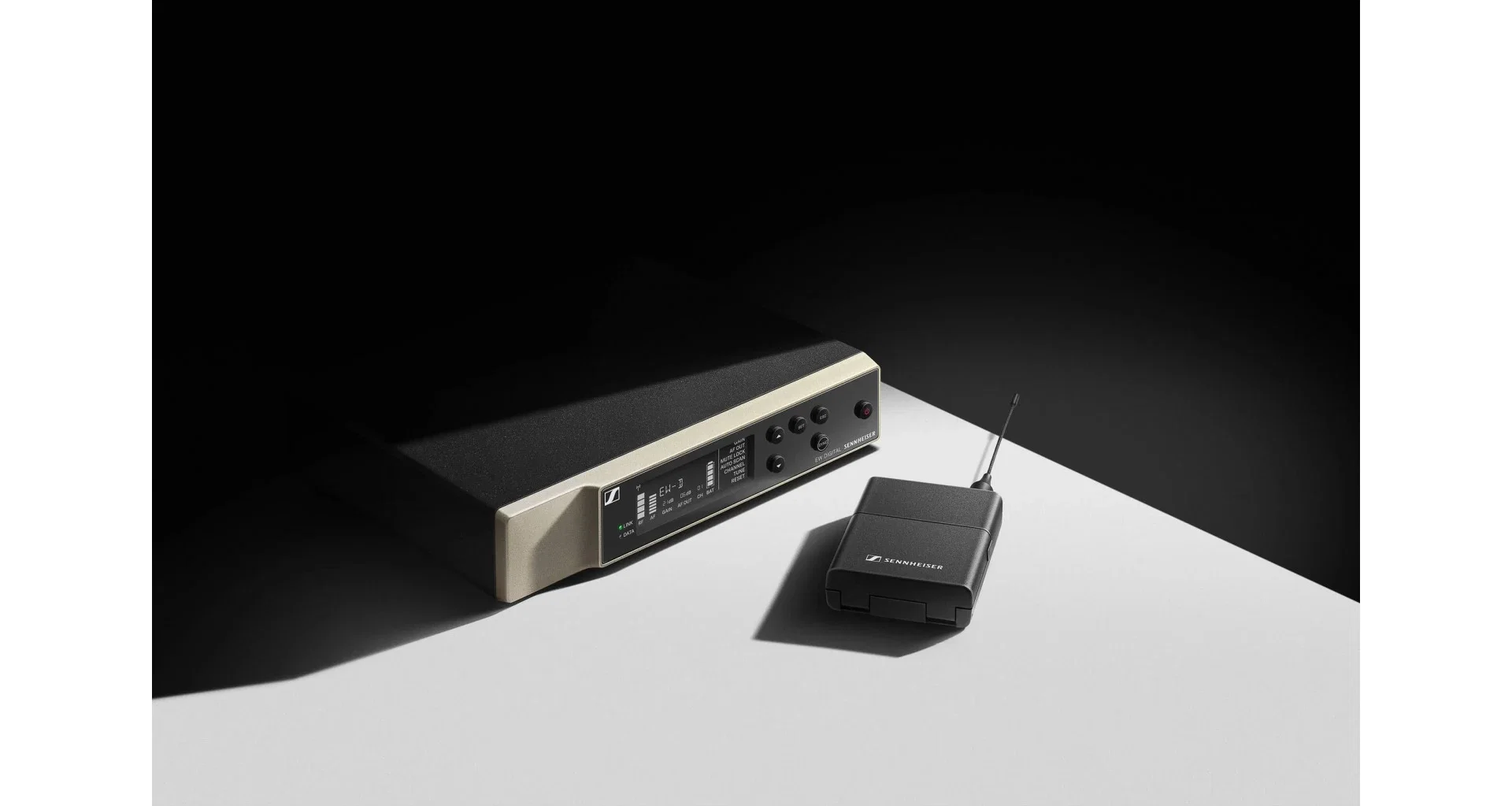 Sennheiser EW-D SK Base Set (Q1-6) [4]