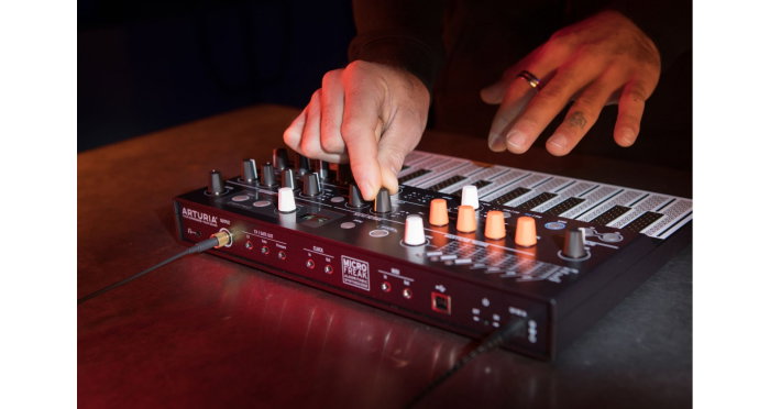 Sintetizator Arturia MicroFreak [16]