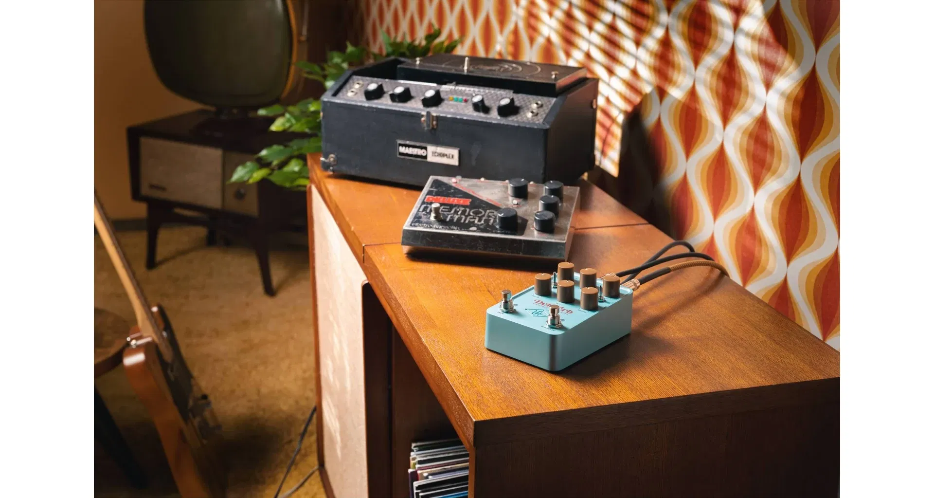 Universal Audio UAFX Del-Verb Ambience Companion [8]