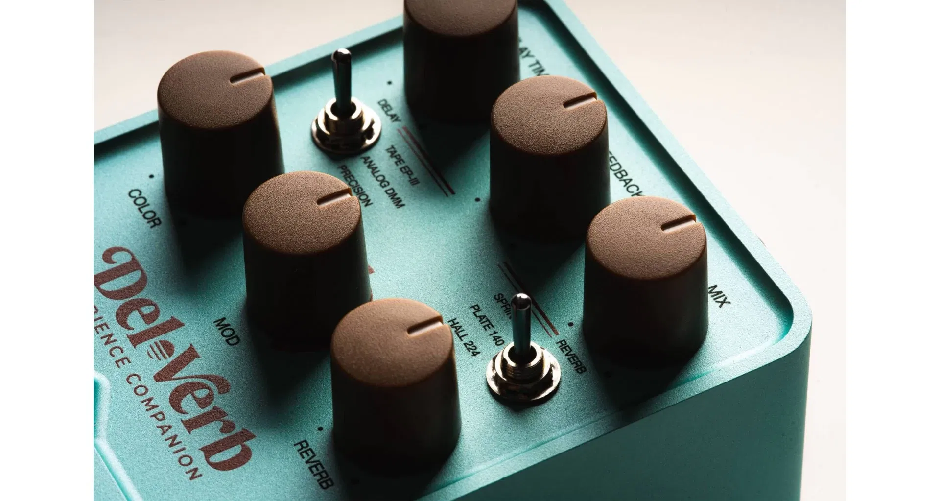 Universal Audio UAFX Del-Verb Ambience Companion [6]