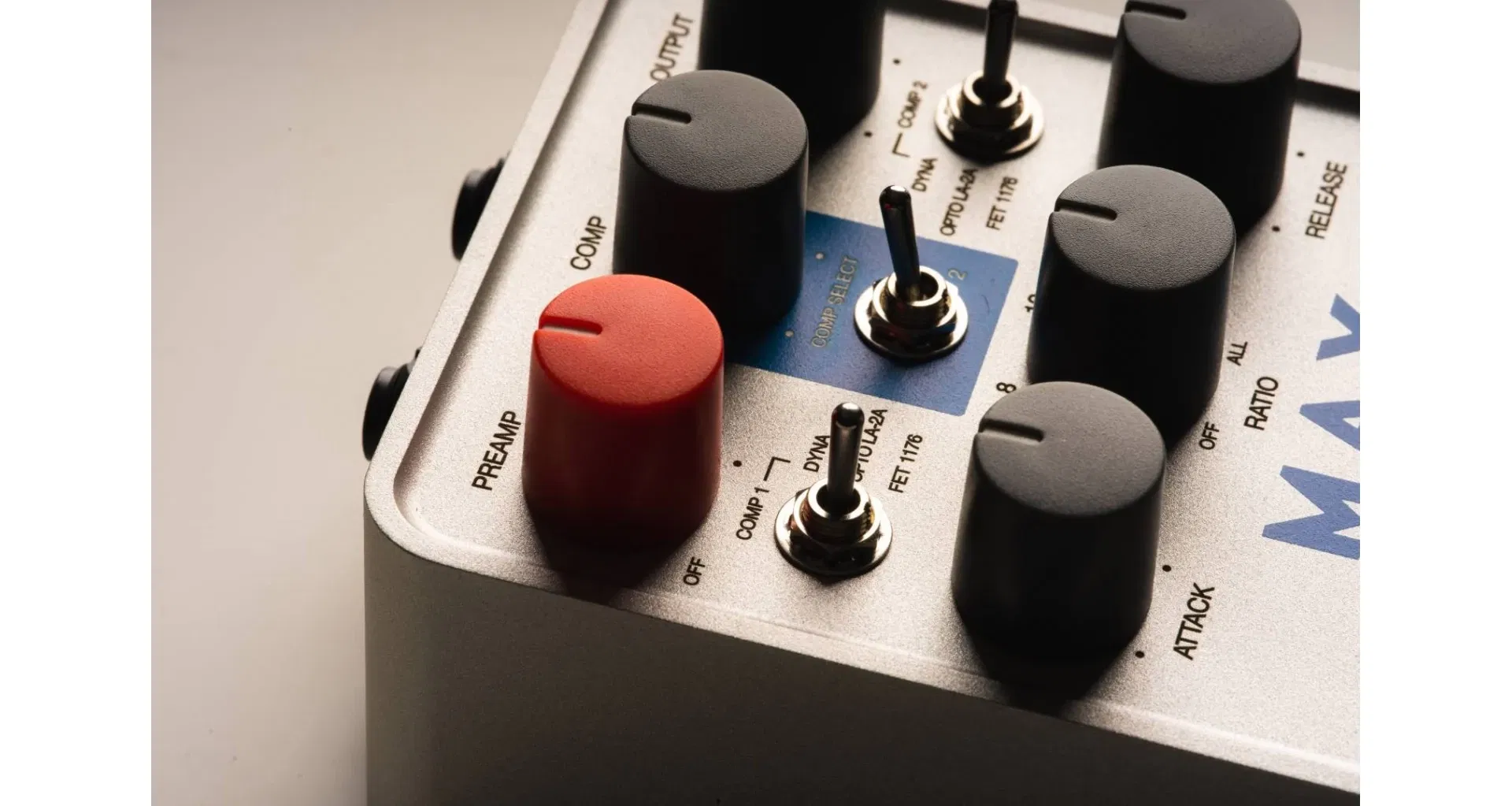 Universal Audio UAFX MAX Preamp & Dual Compressor [8]