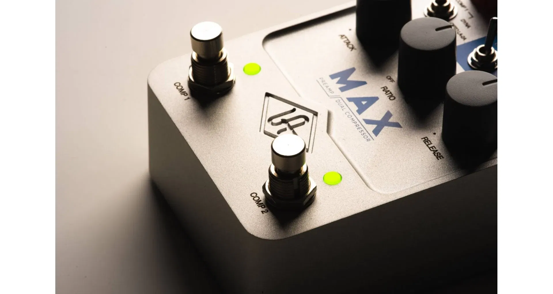 Universal Audio UAFX MAX Preamp & Dual Compressor [7]
