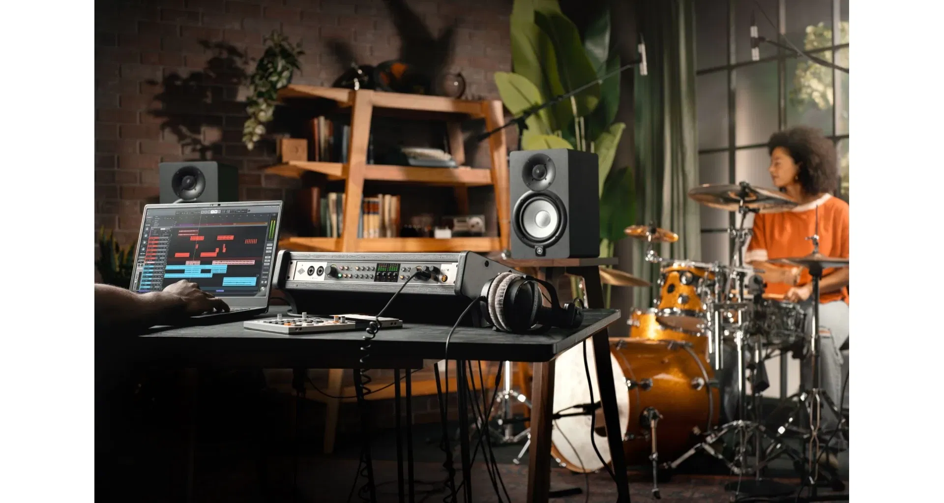 Universal Audio Volt 876 USB Audio Interface [7]