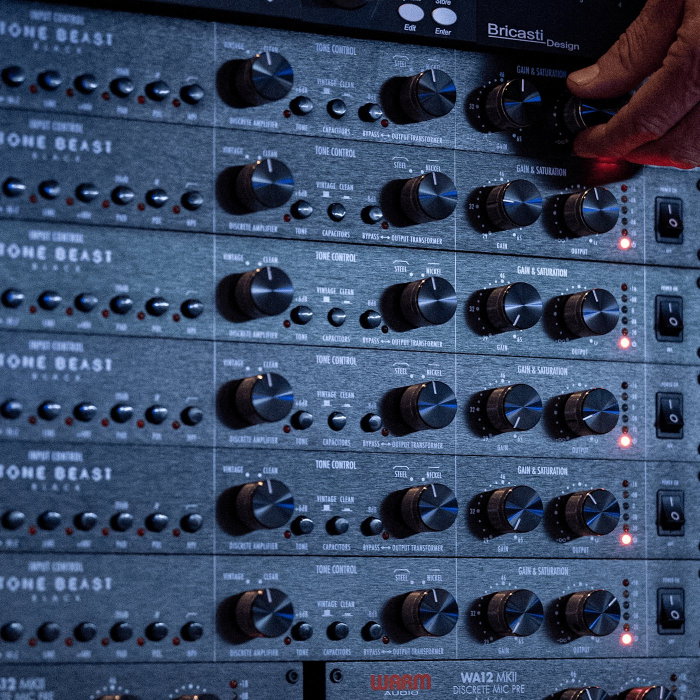 Warm Audio TB12 Tone Beast Black [4]