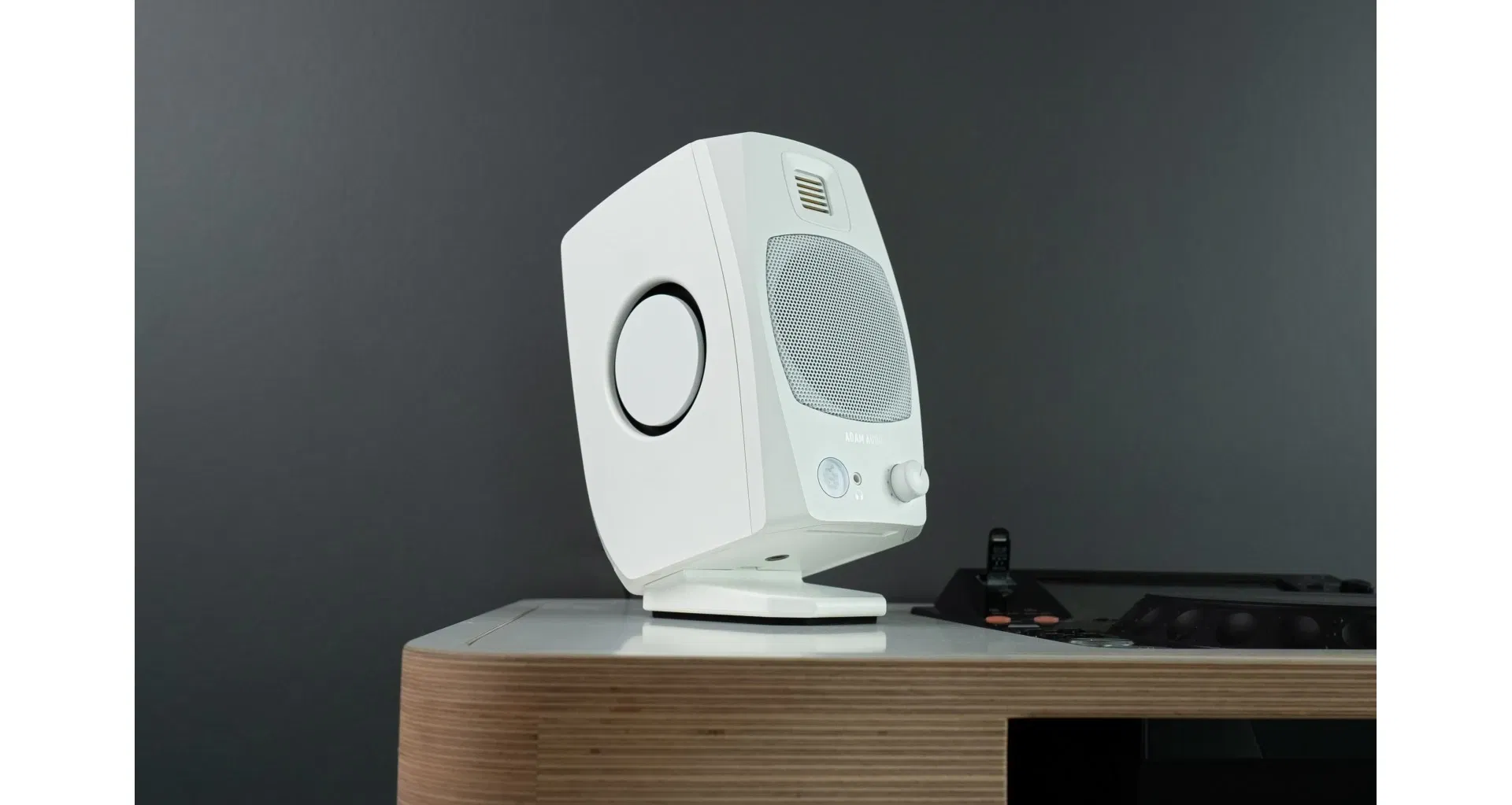 Sonorizare / PA - Adam Audio D3V White