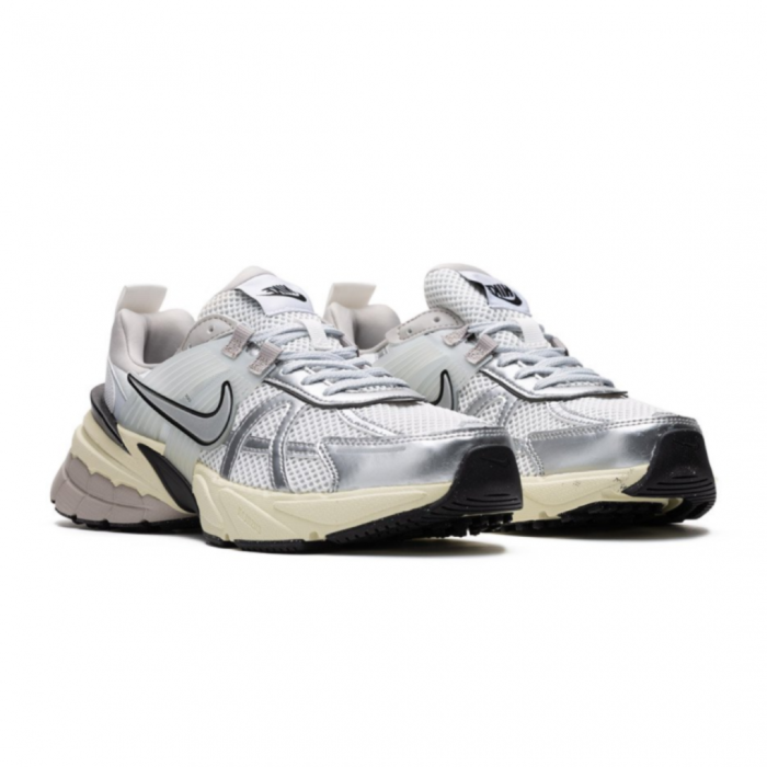 W NIKE RUNTEKK NN FD0736-100 [2]